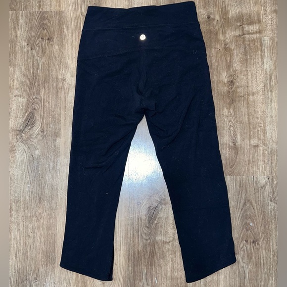 Lululemon cropped leggings - Picture 2 of 3